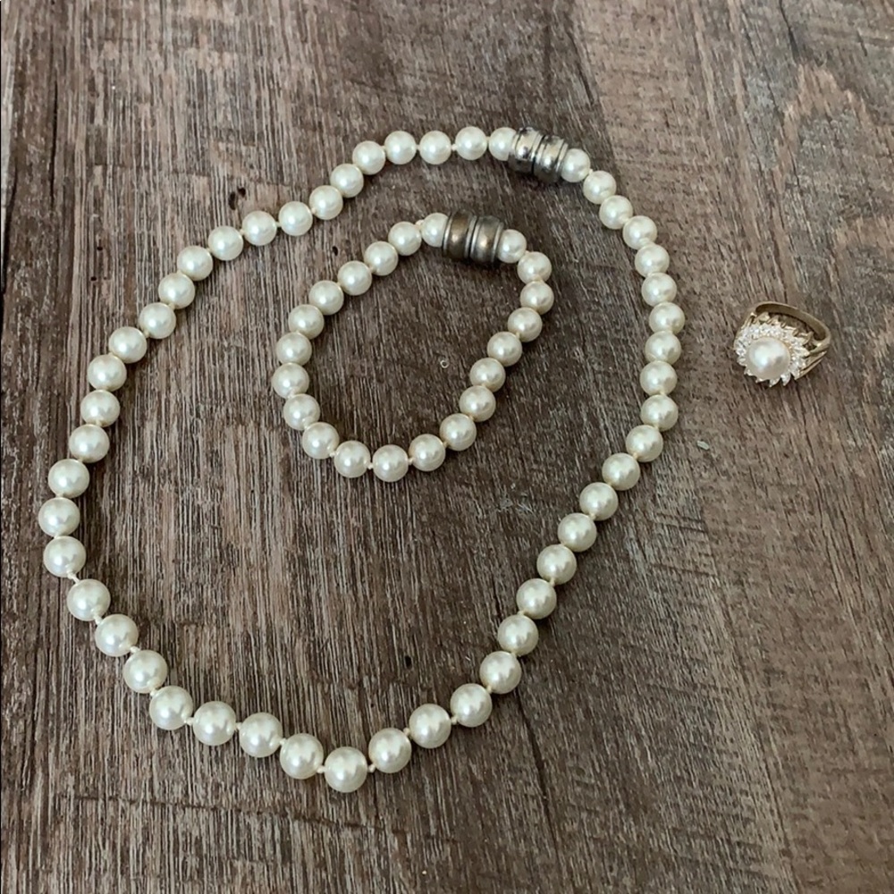 Pearl necklace, pearl bracelet, silver pearl ring